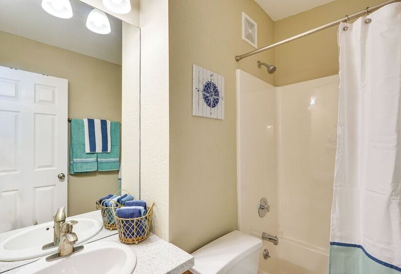 Large Lake Of The Ozarks Home: Deck, Dock & Views