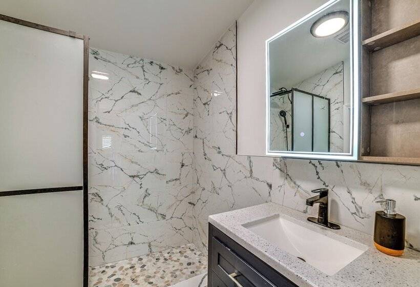 Modern Unadilla Retreat W/ Decks & Gas Grill!