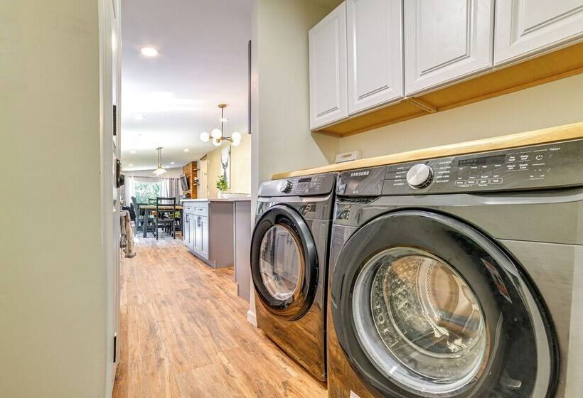 Modern Unadilla Retreat W/ Decks & Gas Grill!