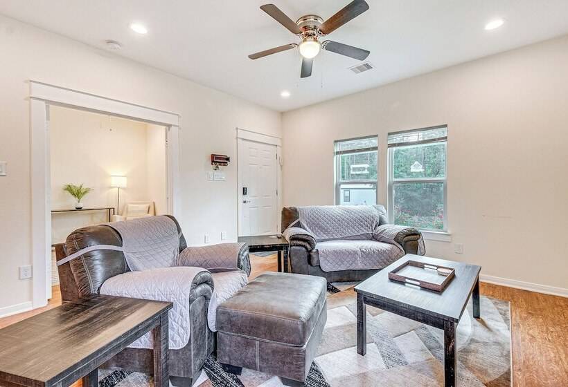 Montgomery Cottage W/ Fenced Yard < 1 Mi To Lakes!