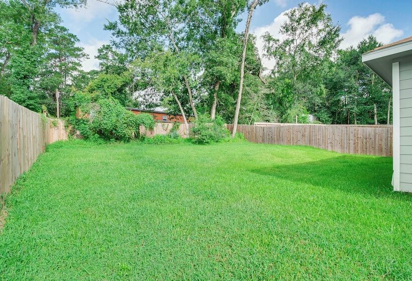 Montgomery Cottage W/ Fenced Yard < 1 Mi To Lakes!