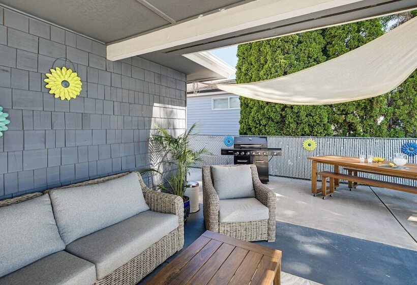 Moses Lake Retreat W/ Stunning Outdoor Oasis!