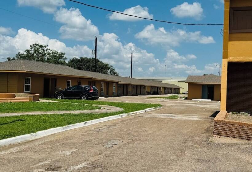 מוטל Express Inn & Suites