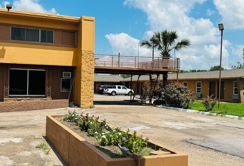 מוטל Express Inn & Suites