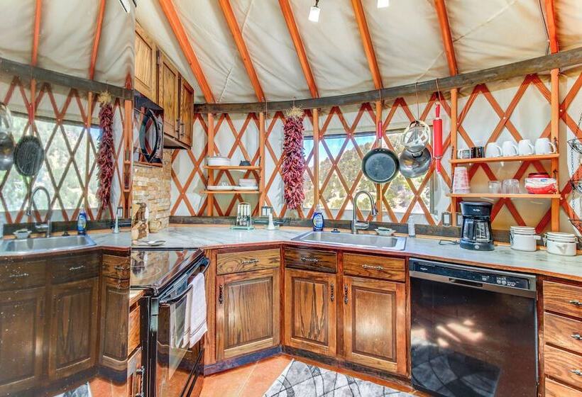 Mountainside Yurt W/ Views < 3 Mi To Black Canyon!