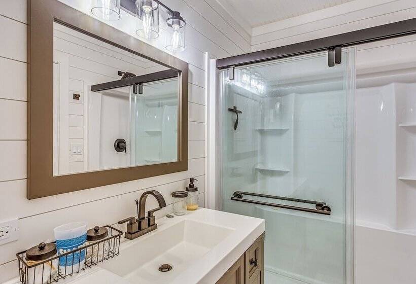 Ocean Isle Beach Home W/ Grill: 1 Mi To Beach!