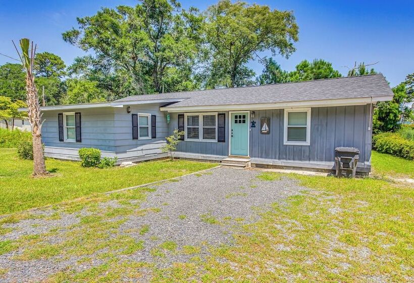 Ocean Isle Beach Home W/ Grill: 1 Mi To Beach!