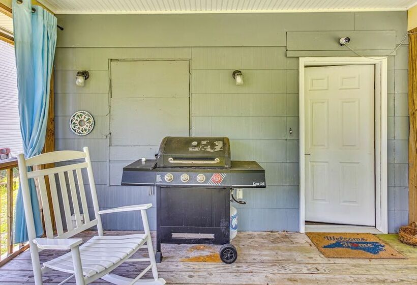 Ocean Isle Beach Home W/ Grill: 1 Mi To Beach!