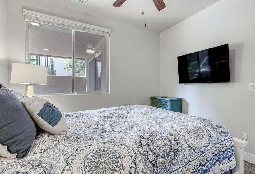 Paradise Village Oasis W/ Lazy River & Hot Tubs!