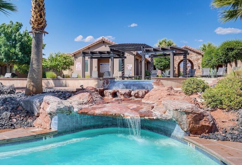 Paradise Village Oasis W/ Lazy River & Hot Tubs!