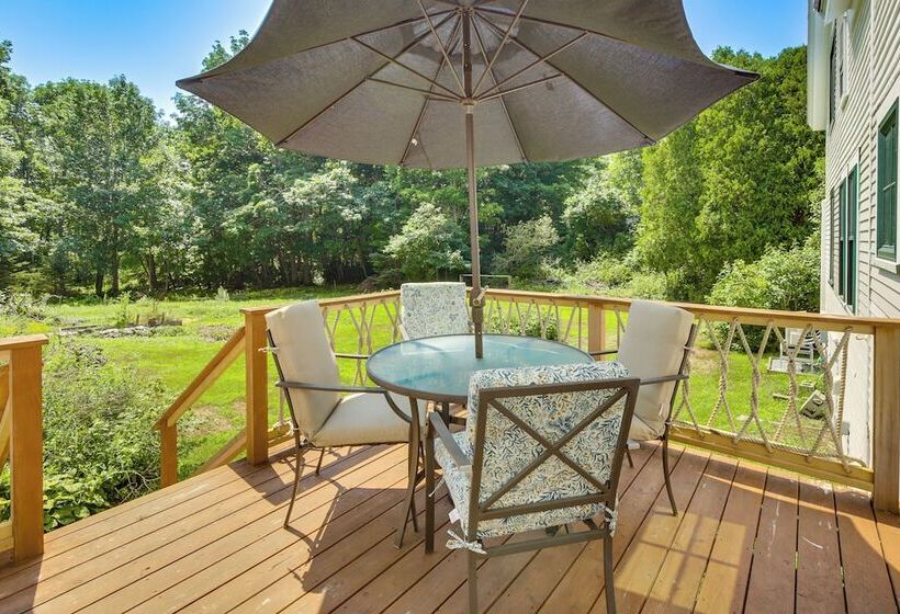 Peaceful Coastal Maine Retreat, Walk To Trails