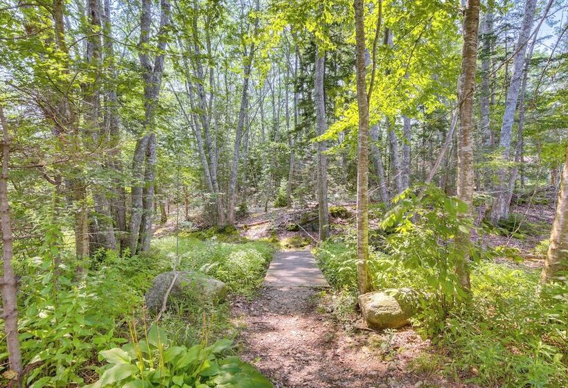 Peaceful Coastal Maine Retreat, Walk To Trails