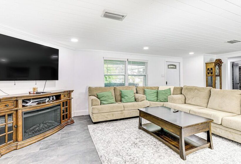 Peaceful Port Charlotte Home W/ Private Pool!