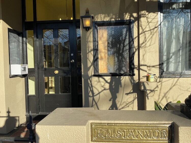 پانسیون Ellstanmor Guesthouse Cooma