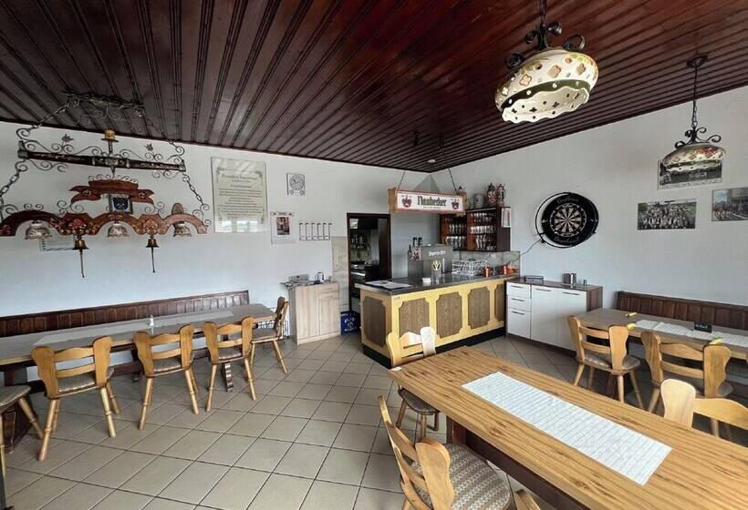 Пансион Gasthaus & Metzgerei Besenhardt