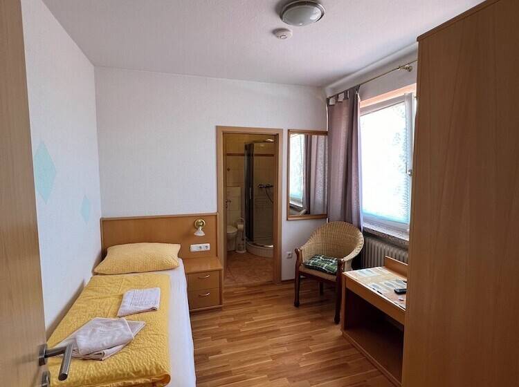 פנסיון Gasthaus & Metzgerei Besenhardt