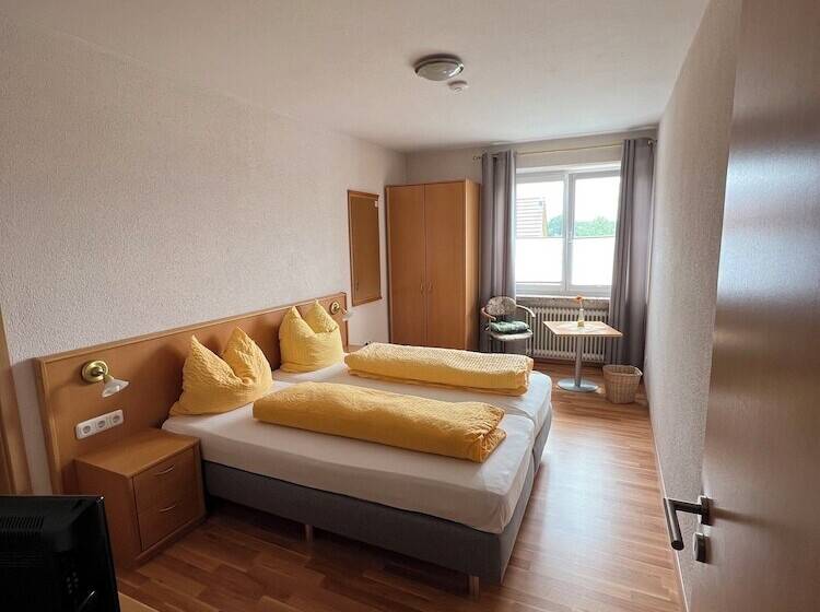 פנסיון Gasthaus & Metzgerei Besenhardt