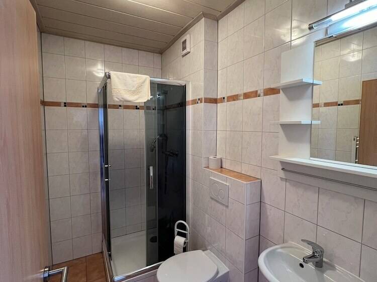 פנסיון Gasthaus & Metzgerei Besenhardt