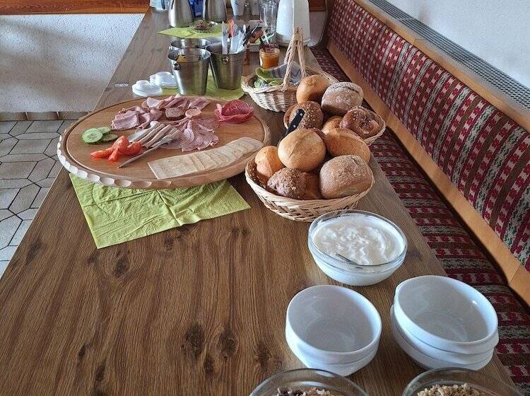 פנסיון Gasthaus & Metzgerei Besenhardt