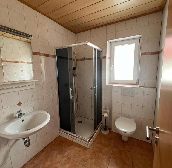 Пансион Gasthaus & Metzgerei Besenhardt