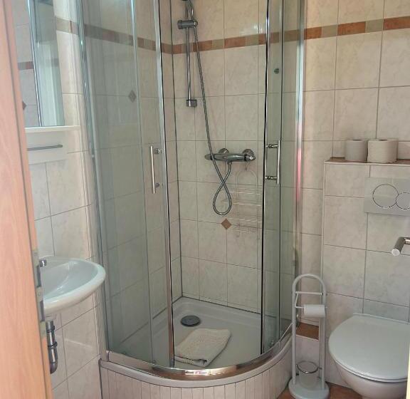 Пансион Gasthaus & Metzgerei Besenhardt