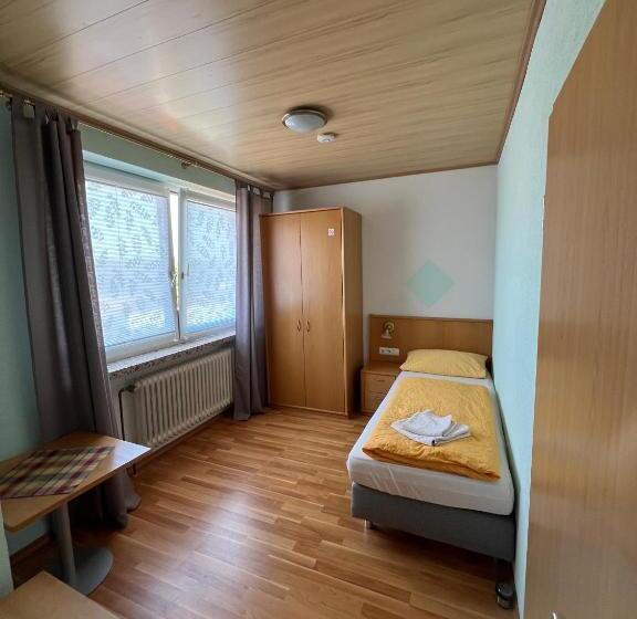 膳宿费 Gasthaus & Metzgerei Besenhardt