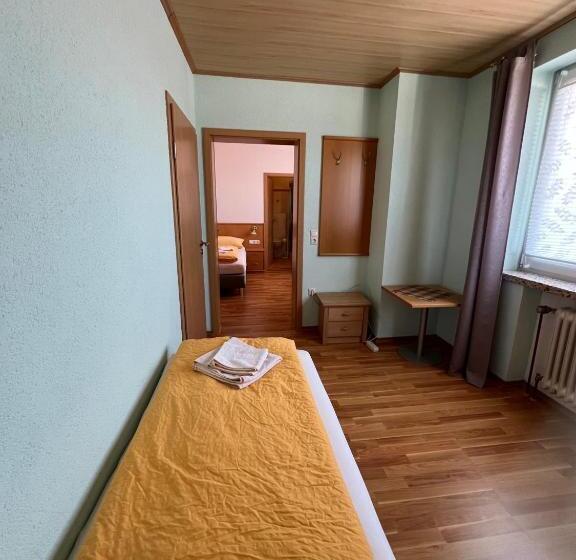 膳宿费 Gasthaus & Metzgerei Besenhardt