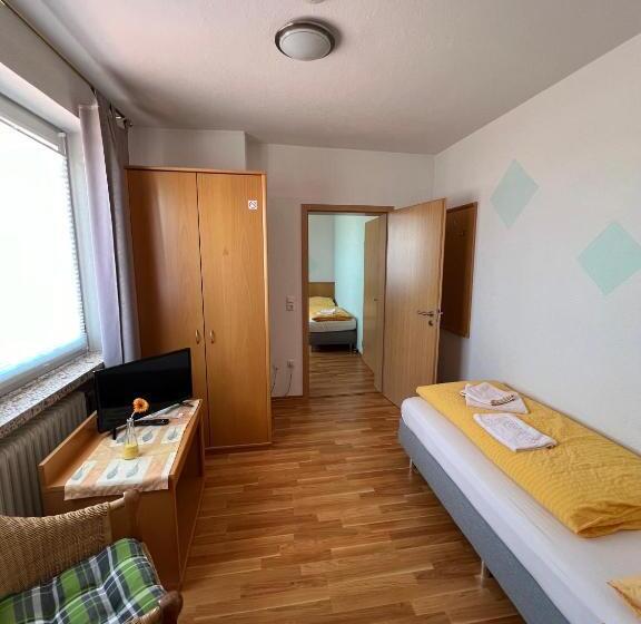 Пансион Gasthaus & Metzgerei Besenhardt