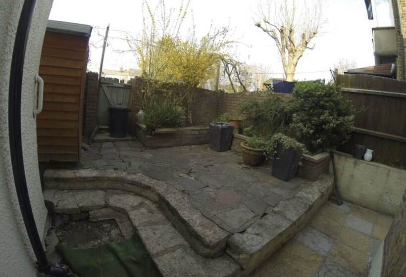 ペンション Winton House