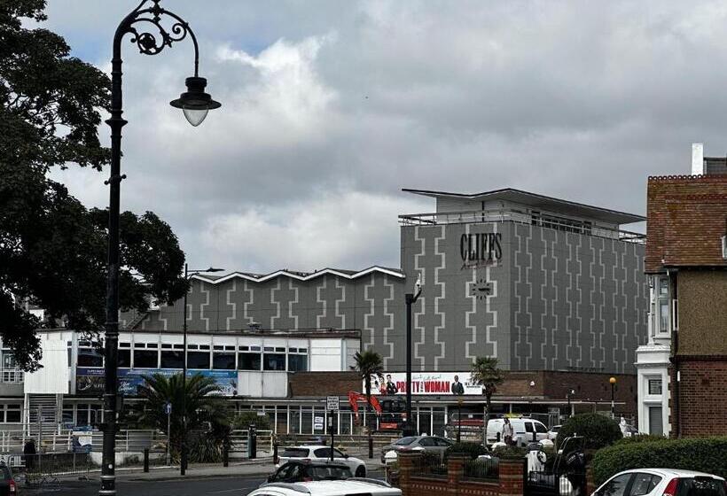 ペンション Winton House