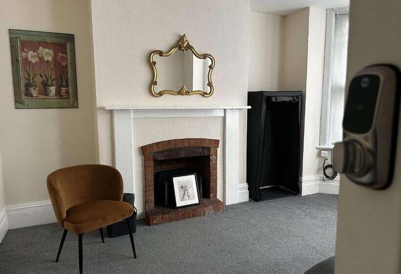 ペンション Winton House