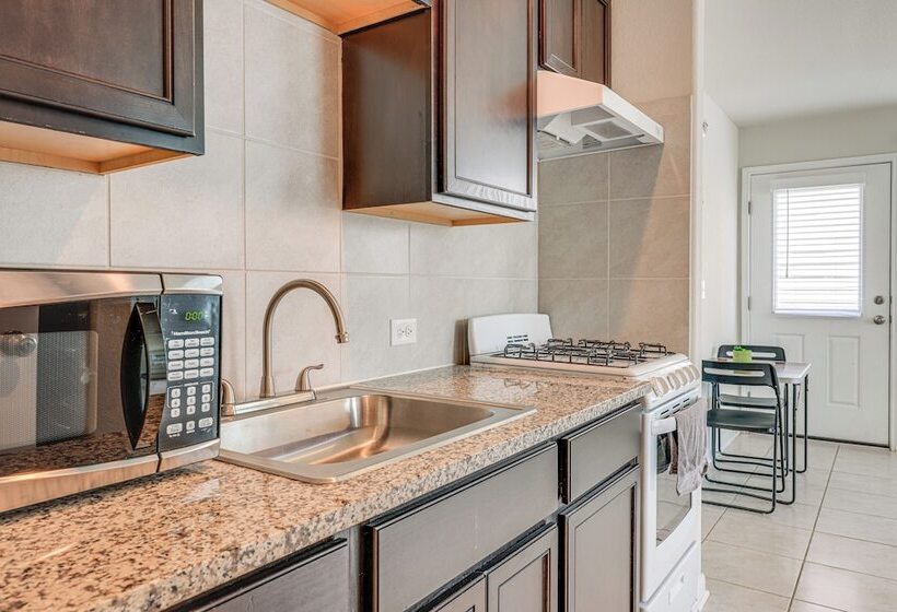 Pet Friendly Kyle Home W/ Yard ~ 23 Mi To Austin!