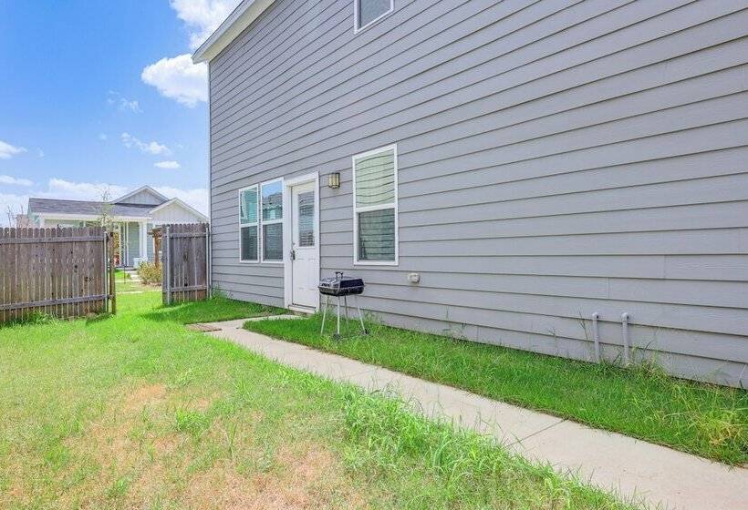 Pet Friendly Kyle Home W/ Yard ~ 23 Mi To Austin!