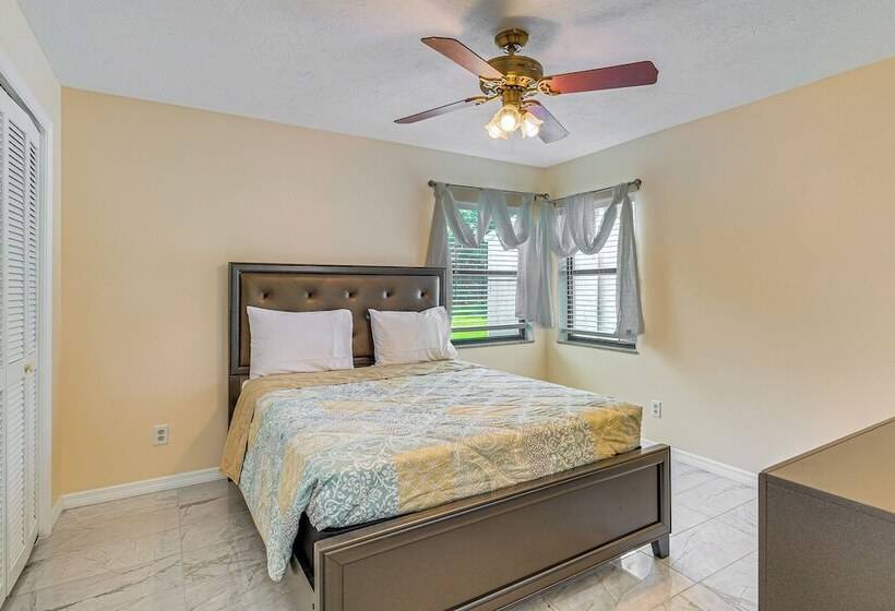 Pet Friendly Ocala Home W/ Screened In Lanai!