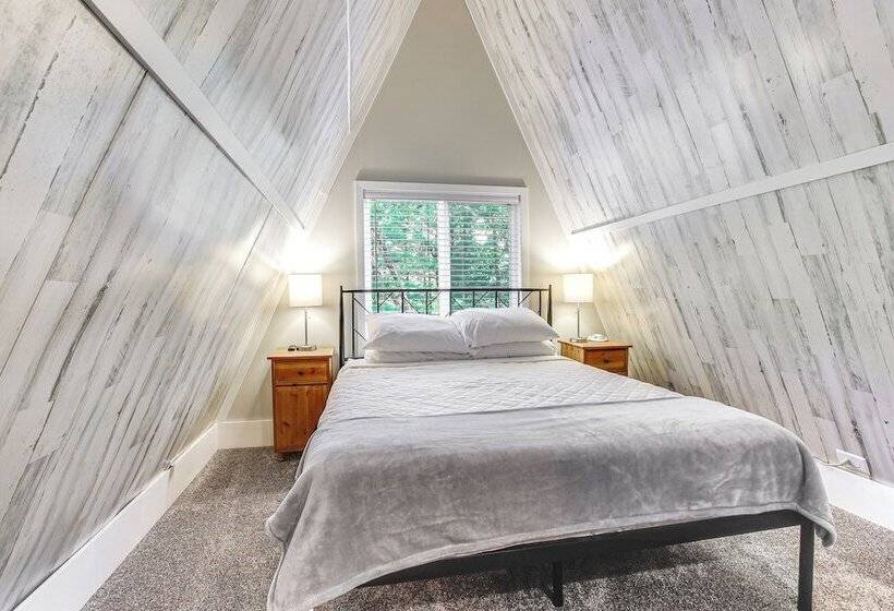 Pet Friendly Oxford A Frame Cabin W/ Fire Pit!