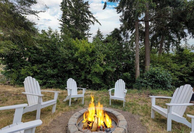 Polnell Point Lookout By Avantstay Water Views, Hot Tub, Large Patio