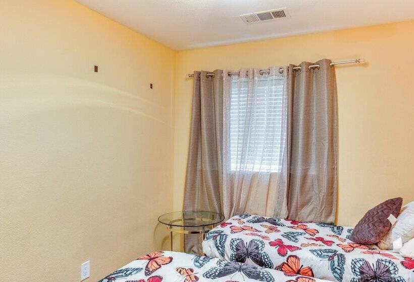 Hot Tub & Horse Boarding On 3 Acres In Redding!