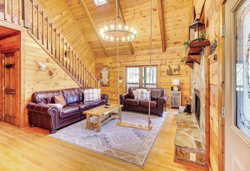 Secluded Cherry Log Cabin W/ Hot Tub + Swings!