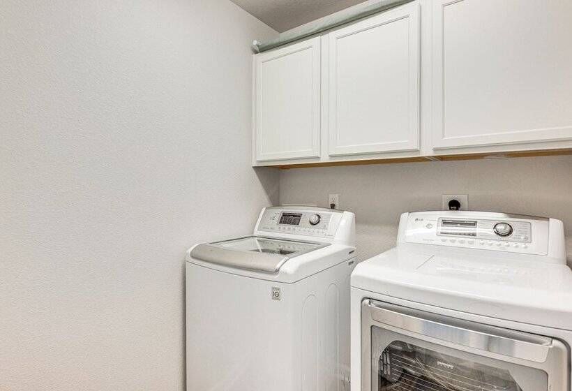 15 Mi To Boulder: Spacious Family Home In Erie