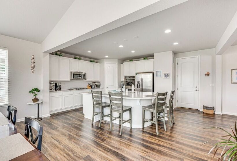 15 Mi To Boulder: Spacious Family Home In Erie