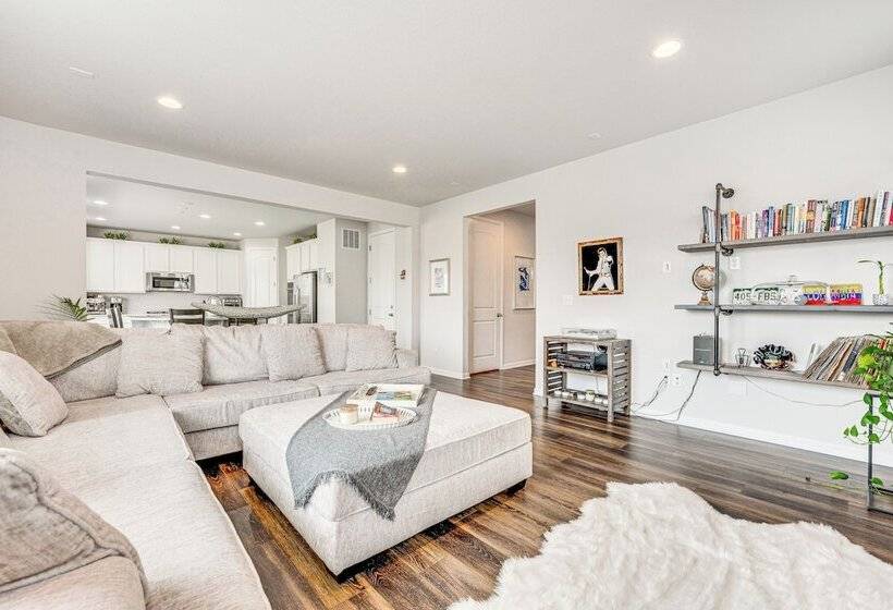 15 Mi To Boulder: Spacious Family Home In Erie