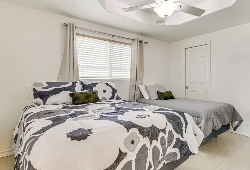 5 Mi To Beaches: Sunny Port Isabel Golf Retreat