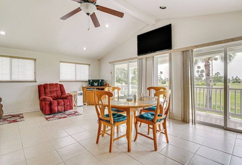 5 Mi To Beaches: Sunny Port Isabel Golf Retreat