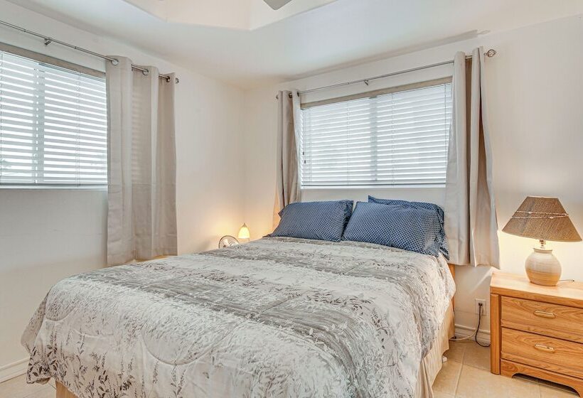 5 Mi To Beaches: Sunny Port Isabel Golf Retreat