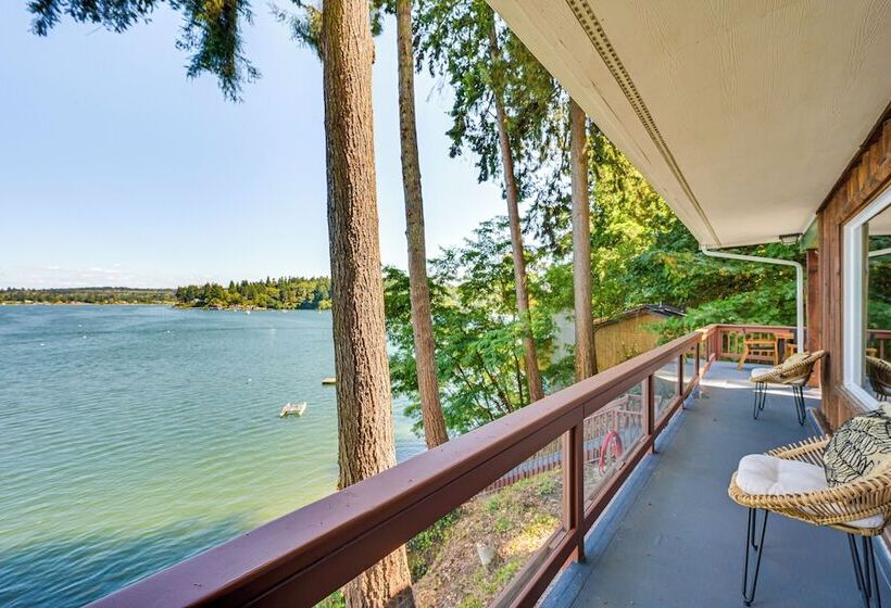 Waterfront Vashon Island Home, Beach Access & View