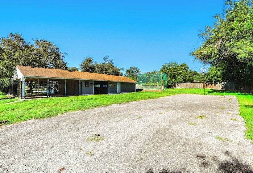 Relax, Swim & Explore: Home In Wimberley!