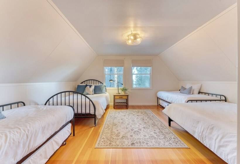 West Shore Lake House By Avantstay Ski Cabin W/ Backyard Sledding Hill!