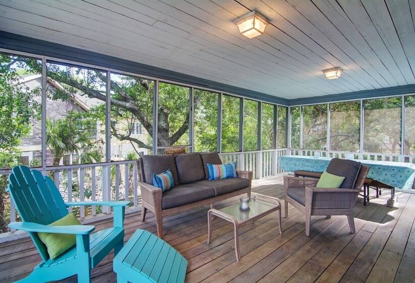 12 42nd Avenue By Avantstay 2 Mins To The Beach Screened In Porch!