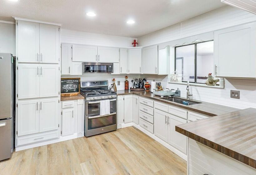 Walk To Rainbow Lake: Cabin W/ Game Room & Yard