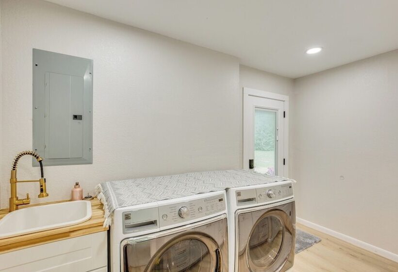 Away In Paris Retreat W/ Workspace, 2 Mi To Dtwn